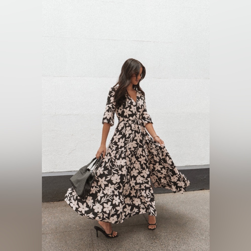 Petal & Pup Kelda Floral Maxi Dress Size Medium Black Pink - Picture 15 of 15